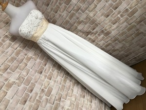e28029●ロングドレス　衣装　ホワイト　シフォン　