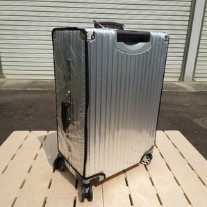 新品未使用 キャリーケース スーツケース アルミフレームタイプ ダブルキャスター 静音 シルバー 雨カバー付き キャリーバックの画像3