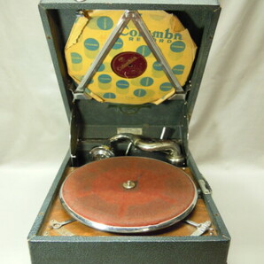 古いコロンビア蓄音機の画像1