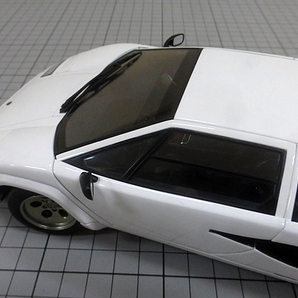 AUTO-art 1/18 Lamborghini Countach LP5000S 1982 (ホワイト）の画像8