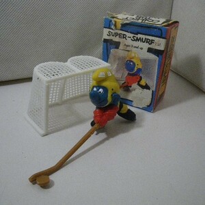 ビンテージ スマーフ PVC フィギュア SUPER SMURF アイスホッケー kf701