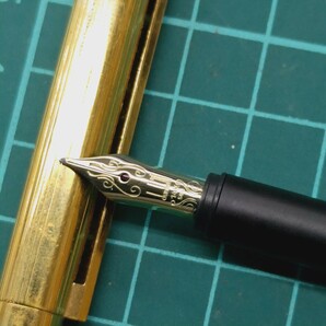  万年筆 dunhill ダンヒル ペン先 14K 585 ゴールドカラー 筆記用具 ★ みの画像2