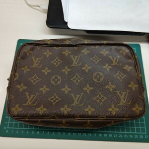 LOUIS VUITTON ルイヴィトン ポーチ トゥルース トワレット23 モノグラム M47524 ブラウン セカンドバック クラッチバック エ