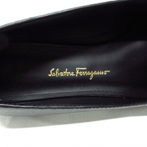 サルバトーレフェラガモ SalvatoreFerragamo パンプス 5 1/2 ZANETA レザー 黒×ゴールド レディース リボン 美品 靴_画像5