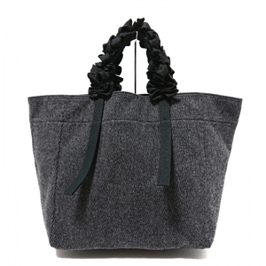 la draw LUDLOW tote bag - wool × chemistry fiber dark gray × black frill bag 