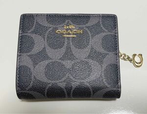 【美品】COACH コーチ 二つ折り財布 ネイビー スナップボタン ゴールド金具　箱無し