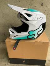 FOX Racing V1ヘルメット　トキシック　ホワイト　オフロードヘルメット _画像1