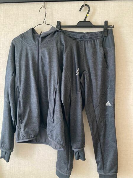 adidasジャージセットアップ