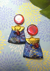 花火リボンと赤色おはじき　ハンドメイド　イヤリング　ピアス