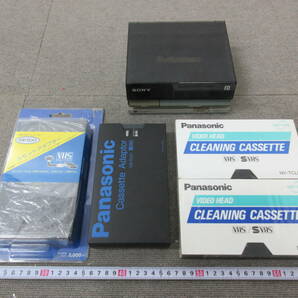 M【4-8】●18 Panasonic パナソニック VHS カセットアダプター(VW-TCA7) クリーニングカセット 他 ビデオカセットリワインダー BE-V50の画像1