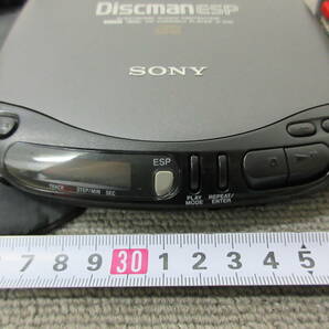 M【4-15】●35 SONY ソニー Discman ディスクマン ポータブルCDプレーヤー D-235 イヤホン付き 他 National カセットレコーダー RX-M7の画像4