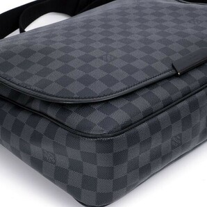 【極美品】 ルイヴィトン Louis Vuitton ダミエ グラフィット ダニエル GM ブラック系 ショルダーバッグ メンズ 1円 定価約17万 1066の画像6