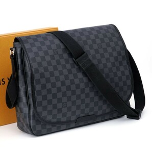 【極美品】 ルイヴィトン Louis Vuitton ダミエ グラフィット ダニエル GM ブラック系 ショルダーバッグ メンズ 1円 定価約17万 1066の画像1