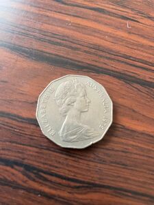 外国硬貨 エリザベス2世 50セント