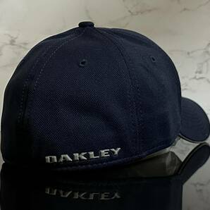 【未使用品】48F★OAKLEY オークリー キャップ 帽子 CAP 上品で高級感のあるネイビーの伸縮素材にグレーロゴ《伸縮前60㎝-63㎝位迄》の画像5