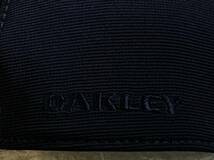 【未使用品】47F★OAKLEY オークリー キャップ 帽子 CAP 上品で高級感のあるネイビーの伸縮素材にメタル製ロゴ♪《伸縮前61㎝～63㎝位迄》_画像8