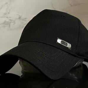 【未使用品】50F★OAKLEY オークリー キャップ 帽子 CAP 上品で高級感のあるブラックの伸縮素材にメタル製ロゴ♪《伸縮前60㎝～63㎝位迄》の画像1