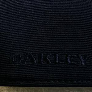 【未使用品】45B★OAKLEY オークリー キャップ 帽子 CAP 上品で高級感のあるネイビーの伸縮素材にメタル製ロゴ♪《伸縮前56㎝～59㎝位迄》の画像8