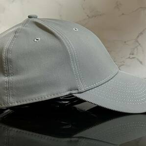 【未使用品】46B 上品★OAKLEYオークリー キャップ 帽子 CAP 上品で高級感のあるグレーの伸縮素材にメタル製ロゴ《伸縮前59㎝～61㎝位迄》の画像4
