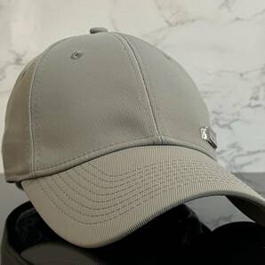 【未使用品】65D 上品★OAKLEYオークリー キャップ 帽子 CAP 上品で高級感のあるグレーの伸縮素材にメタル製ロゴ《伸縮前56㎝～58㎝位迄》の画像3