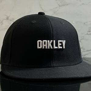 【未使用品】313KF 上品★OAKLEY オークリー フラットバイザー キャップ 上品で高級感のあるデザインのポリエステル素材♪《FREEサイズ》の画像1