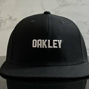 【未使用品】313KF 上品★OAKLEY オークリー フラットバイザー キャップ 上品で高級感のあるデザインのポリエステル素材♪《FREEサイズ》の画像2