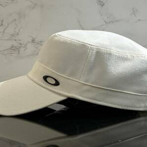 【未使用品】312KF 上品★OAKLEY オークリー ワークキャップ 帽子CAP 上品で高級感のあるホワイトにブラックのメタル製ロゴ《FREEサイズ》の画像4