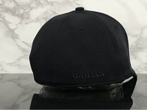 【未使用品】92C★OAKLEY オークリー キャップ 帽子 CAP 上品で高級感のあるブラックの伸縮素材にメタル製ロゴ♪《伸縮前60㎝-63㎝位迄》_画像5