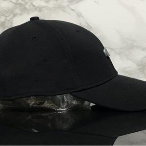 【未使用品】63A★OAKLEY オークリー キャップ 帽子 CAP 上品で高級感のあるブラックの伸縮素材にメタル製ロゴ♪《伸縮前60㎝～63㎝位迄》の画像4