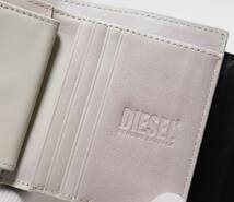 《DIESEL ディーゼル》新品 軽量 スタイリッシュ Dロゴ レザー2つ折り財布 ウォレット 男女兼用 A9852_画像8