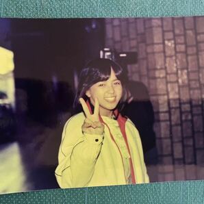 【レア】伊藤麻衣子 写真 ピースサイン オフ 80年代アイドル の画像2