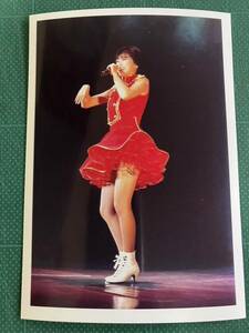 【レア】酒井法子　写真　ミニスカ赤　ステージ　80年代アイドル