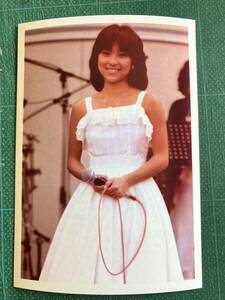 [ rare ].... hutch photograph white dress shoulder is good laughing face 80 period idol 