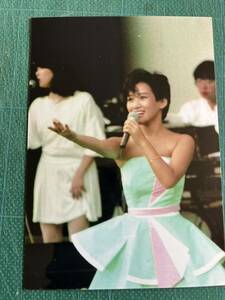 【レア】岡田有希子　写真　チューブトップ　ミントグリーン　昭和タレント　80年代アイドル