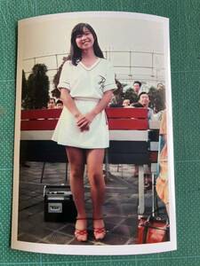 【激レア】大場久美子　写真　白　ミニスカ　昭和タレント　70年代アイドル