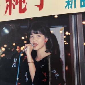 【レア】徳丸純子 写真 赤イアリング 黒ニット 80年代アイドルの画像1