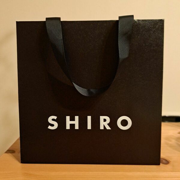 《美品》SHIRO シロ ショッパー ショップ袋 誕生日 ギフト プレゼント　バースデー