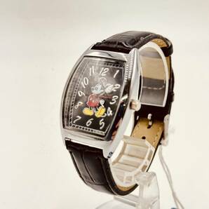 稼働品 Disney ディズニー ミッキーマウス 腕時計 クォーツ 黒文字盤の画像1