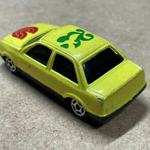 ミニカー チープカー ゆるミニカー 早川玩具？ いすゞ ジェミニ 1/64 ジャンクの画像4