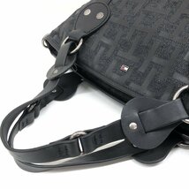 ●TOMMY HILFIGER トミーヒルフィガー 総柄 デニム ハンドバッグ 黒系 ブラック系 トートバッグ 手提げ チャーム付き レディース 女性用_画像7