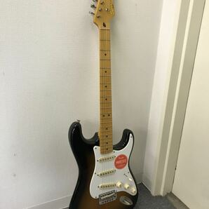 【b2】 Squier by Fender Stratocaster スクワイヤー ストラト エレキギター y4293 1651-32の画像1