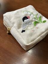 ハンドメイド 刺繍ポーチ 文鳥 鈴蘭 手刺繍 小物ポーチ 花刺繍 鳥刺繍_画像4