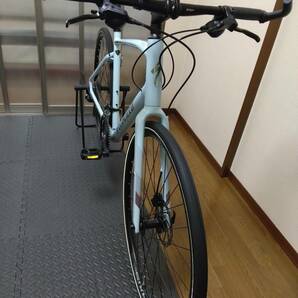 お引取限定 SPECIALIZED SIRRUS3.0 Lサイズ (商品画像の 空気入れ,ボンベ式携帯空気入れ,チューブ,パンク修理キット等付属) の画像6