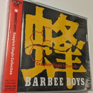 M 匿名配送 CD バービーボーイズ 蜂 BARBEE BOYS Complete Single Collection 2CD 4582192934265 konta 杏子の画像1