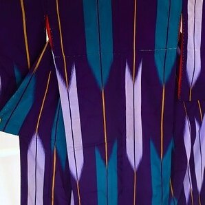 【着物フィ】アンティーク お召 小紋 身丈158cm 矢絣 紫 大正ロマン レトロ 正絹 仕立て上がり kimono 袷 15928の画像3