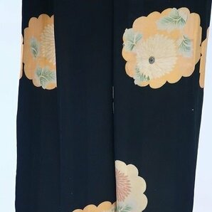 【着物フィ】アンティーク 小紋 身丈152cm 黒 菊 大正ロマン レトロ 仕立て上がり kimono 袷 15912の画像7