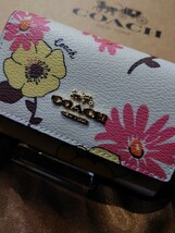 【1スタ】C-470 新品未使用 COACH ファイブ リング キーケース フローラル クラスター プリント 並行輸入品_画像3