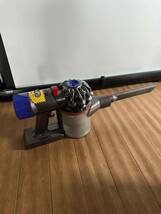 dyson ダイソン コードレスクリーナー SV10掃除機 ジャンク品_画像1