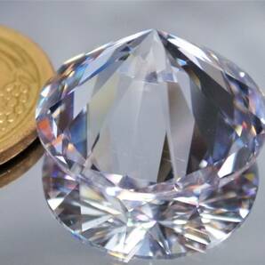51.45ct 20㎜サイズで超特大・人工宝石キュービックジルコニア 輝き良好のラウンドブリリアンカットでは最大級のサイズです。の画像9