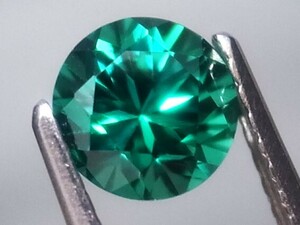 1.93ct 新品・大粒サイズ・ＧＧＧ グリーンスリージー（人造ガドリニウム・ガリウム・ガーネット）　合成人造宝石 変色効果有